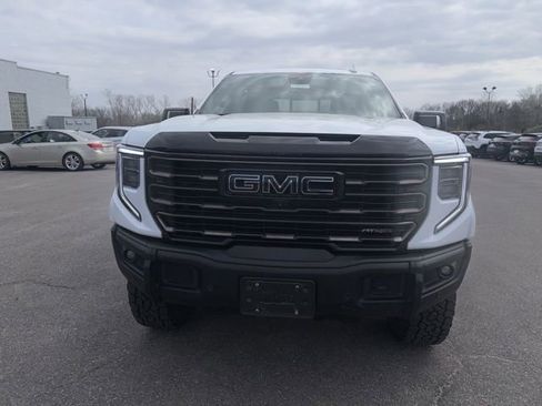 Used 2023 GMC Sierra 1500 AT4X image 6