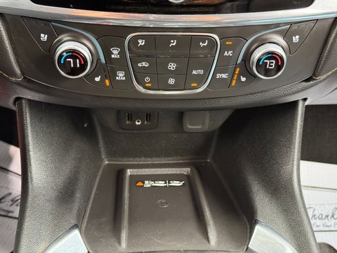 Used 2019 Chevrolet Traverse Premier image 32