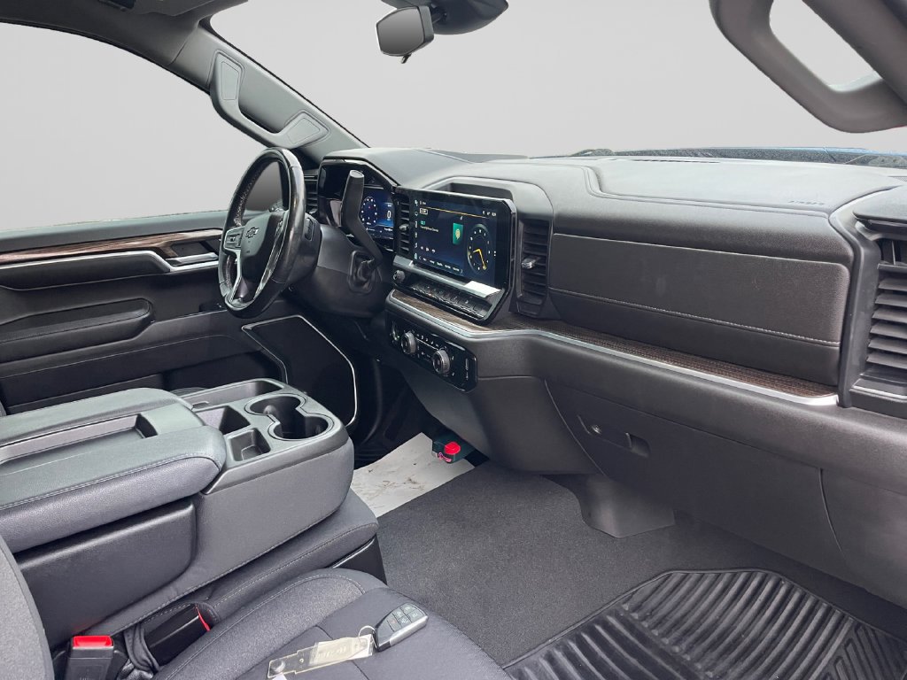 Used 2022 Chevrolet Silverado 1500 RST w/ LPO, Dark Essentials Package AWD/4WD image 10