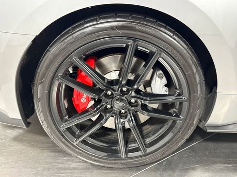 Used 2020 Ford Mustang Shelby GT500 w/ Technology Package image 13