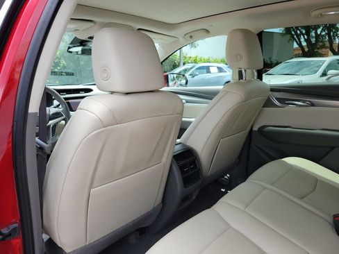 Certified 2022 Cadillac XT5 Premium Luxury w/ LPO, Premium Carpet Package FWD image 16