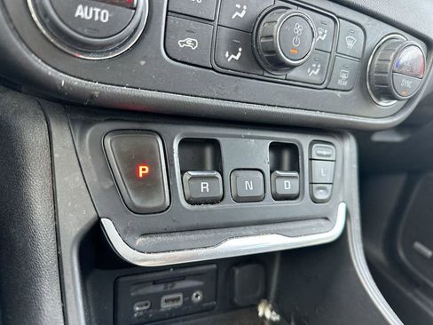 Used 2018 GMC Terrain Denali w/ Advanced Safety Package image 20