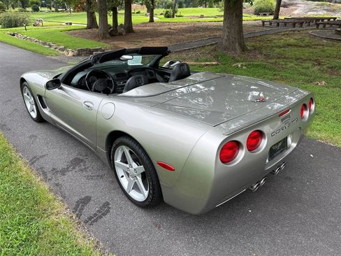 Used 1999 Chevrolet Corvette Convertible w/ Memory Pkg RWD image 21