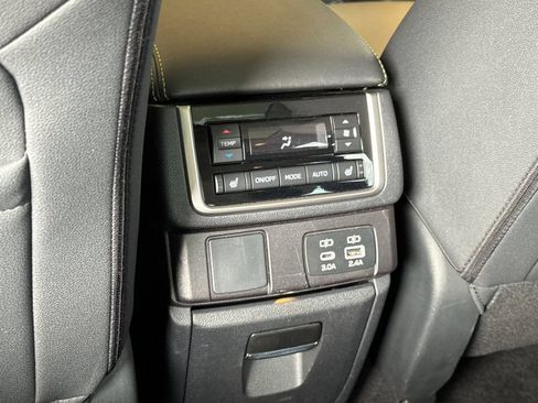 Used 2023 Subaru Ascent Onyx Edition Limited AWD/4WD image 16