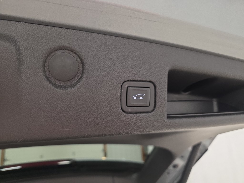 Used 2024 Chevrolet Equinox LT FWD image 17