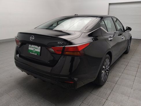 Used 2024 Nissan Altima 2.5 SV FWD image 9