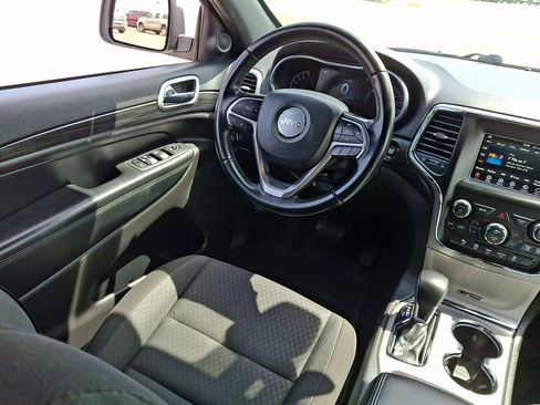 Used 2021 Jeep Grand Cherokee Laredo AWD/4WD image 15