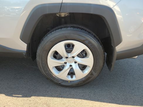 Certified 2024 Toyota RAV4 LE AWD/4WD image 10