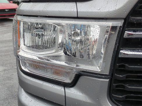 Used 2024 RAM 2500 Big Horn w/ Sport Appearance Package image 10