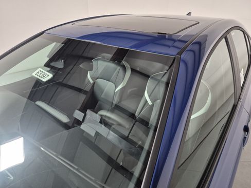 New 2026 Toyota Camry Hybrid FWD image 9