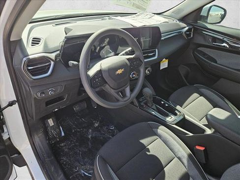 New 2026 Chevrolet TrailBlazer LT w/ Driver Confidence Package FWD image 11