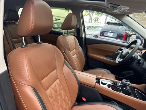 Used 2025 Nissan Rogue Platinum w/ Tech Package image 30