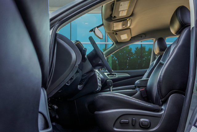 Used 2019 Nissan Pathfinder SL FWD image 16