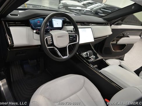 Used 2024 Land Rover Range Rover Sport SE image 13