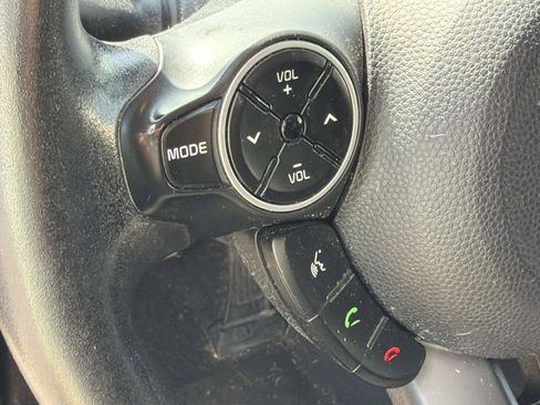 Used 2015 Kia Soul FWD image 13