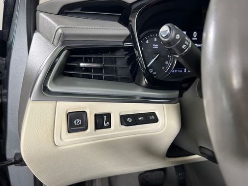 Certified 2023 Cadillac XT5 Premium Luxury w/ Technology Package AWD/4WD image 17