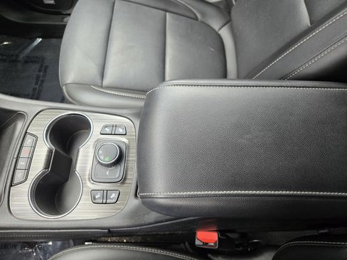 Used 2021 GMC Acadia SLT image 24