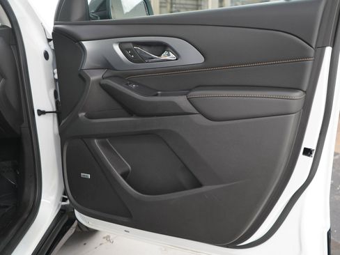 Used 2021 Chevrolet Traverse Premier w/ Redline Edition AWD/4WD image 9