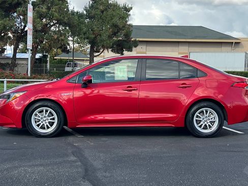Certified 2021 Toyota Corolla LE image 8