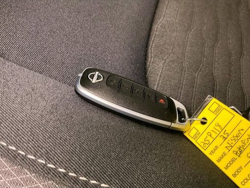 Certified 2025 Nissan Pathfinder SV image 10