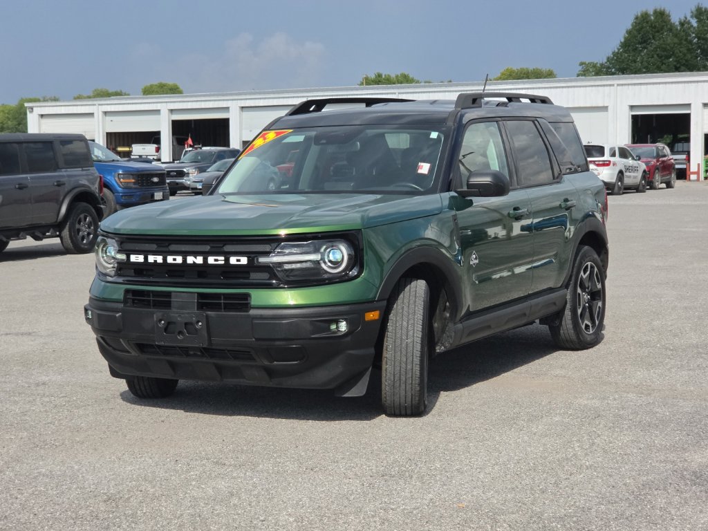 Used 2023 Ford Bronco Sport Outer Banks w/ Tech Package AWD/4WD image 3