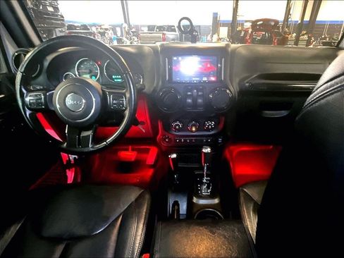 Used 2017 Jeep Wrangler Sahara AWD/4WD image 21