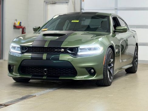 Used 2021 Dodge Charger Scat Pack w/ Plus Group RWD image 3