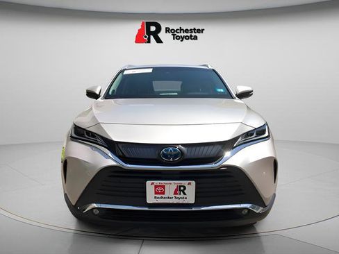 Certified 2024 Toyota Venza XLE AWD/4WD image 2