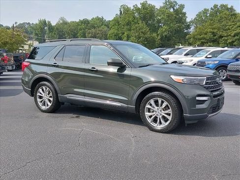 Used 2023 Ford Explorer XLT w/ Equipment Group 202A AWD/4WD image 2