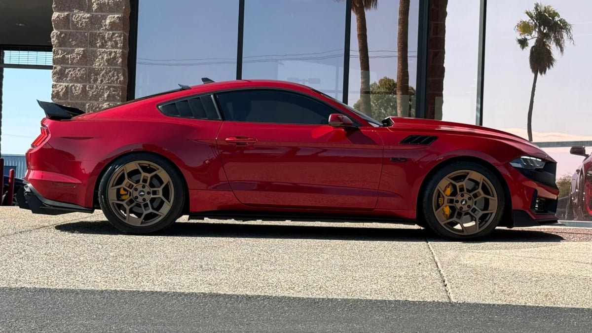Used 2020 Ford Mustang GT Premium w/ GT Performance Package RWD image 19