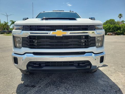 Used 2024 Chevrolet Silverado 3500 LT AWD/4WD image 4