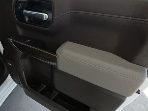 Used 2021 Chevrolet Silverado 1500 RST w/ Texas Edition Plus AWD/4WD image 19