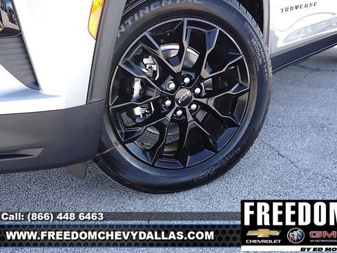 New 2026 Chevrolet Traverse LT w/ Midnight/Sport Edition image 9