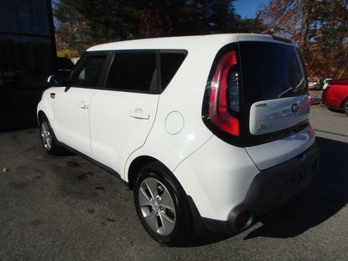 Used 2015 Kia Soul FWD image 6