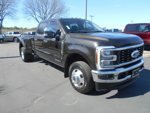 Used 2025 Ford F350 Lariat w/ Lariat Ultimate Package image 9