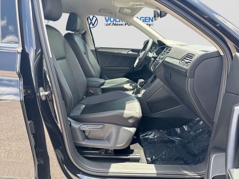 Used 2022 Volkswagen Tiguan SE FWD image 27