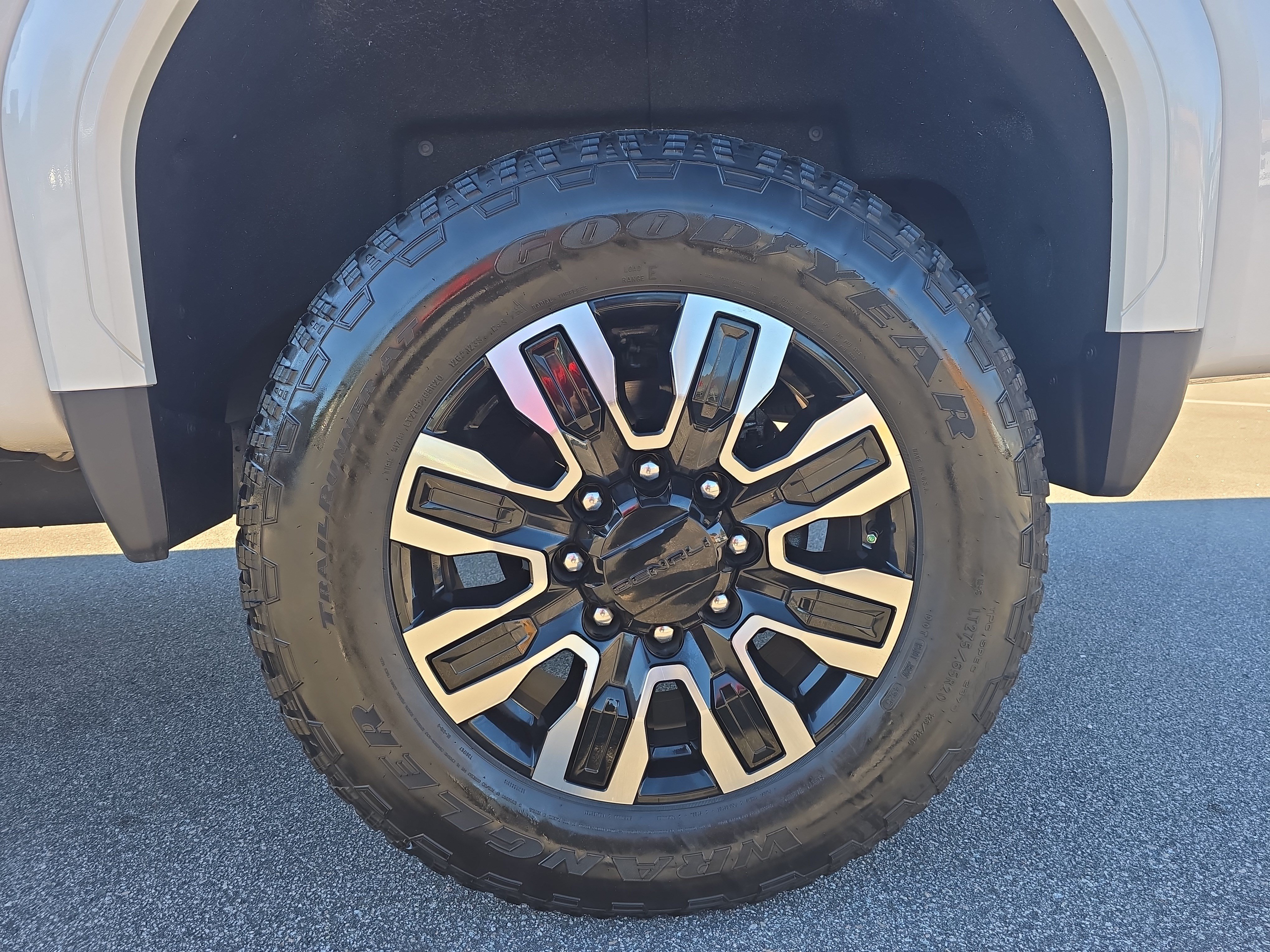 Used 2024 GMC Sierra 2500 Denali Ultimate AWD/4WD image 33