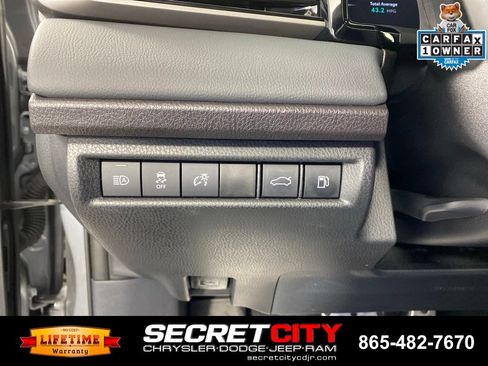 Used 2025 Toyota Camry XSE FWD image 12