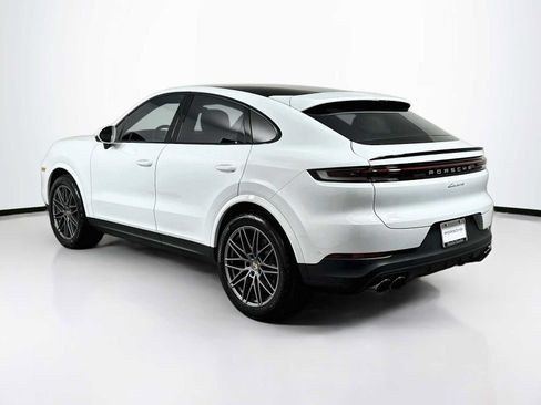 Certified 2026 Porsche Cayenne Coupe AWD/4WD image 3