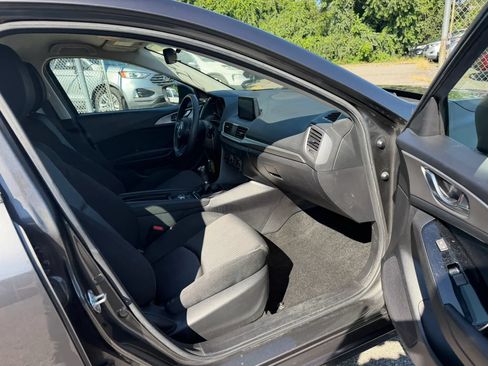 Used 2018 MAZDA MAZDA3 Sport FWD image 27