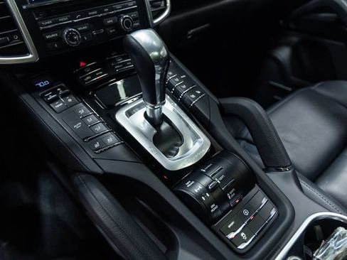 Used 2016 Porsche Cayenne S AWD/4WD image 19