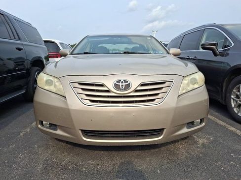 Used 2007 Toyota Camry XLE FWD image 2
