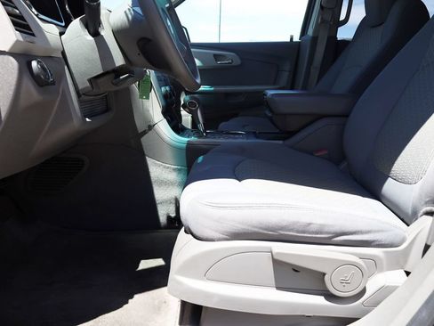 Used 2011 Chevrolet Traverse LS AWD/4WD image 10