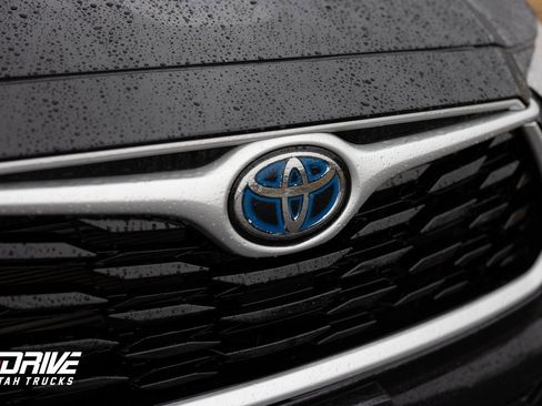 Used 2023 Toyota Highlander XLE image 8