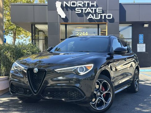 Used 2023 Alfa Romeo Stelvio Veloce AWD/4WD image 2