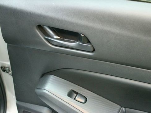 Used 2025 Nissan Altima 2.5 SV image 12