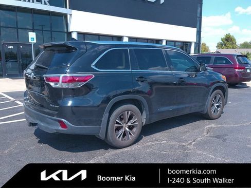 Used 2016 Toyota Highlander XLE AWD/4WD image 7