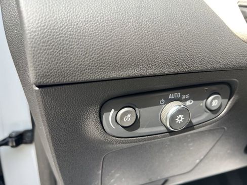 Used 2022 Buick Encore GX Essence w/ Advanced Technology Package FWD image 61
