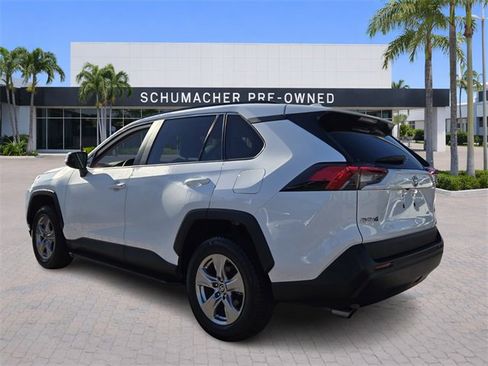 Used 2022 Toyota RAV4 XLE image 5