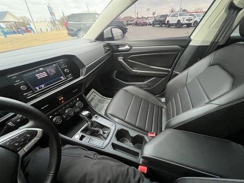 Used 2024 Volkswagen Jetta SE image 13